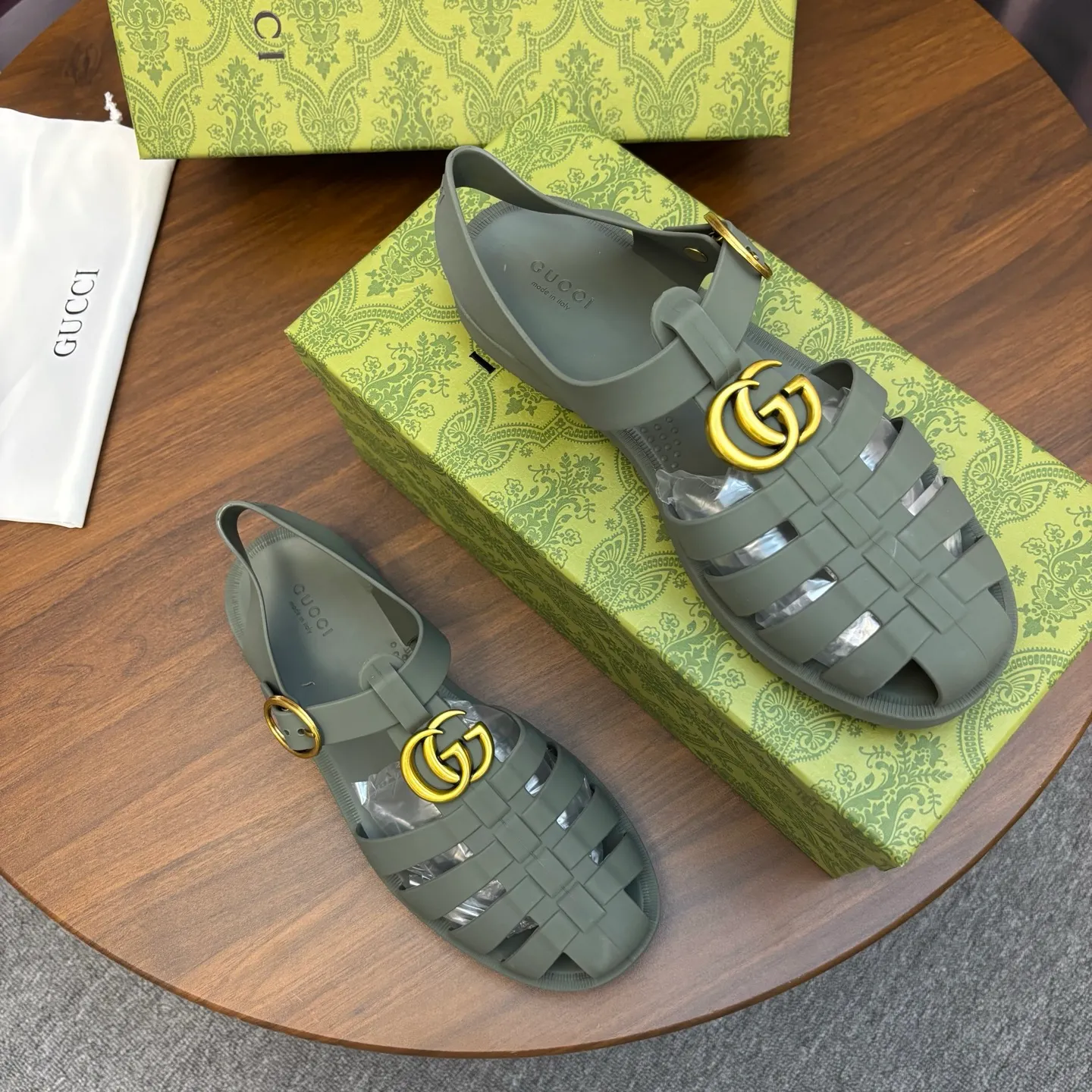 Men's shoes 260💰 [Gucci] Counter quality, top-quality original goods, real photos! Original TPU material, fine workmanship, comfortable; genuine 1:1 replica Size: 36 ~ 46